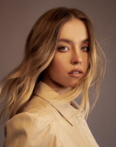 Read more about the article How to Style Denim: Inspiration from Sydney Sweeney’s Looks